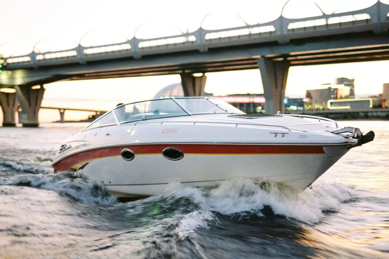 Speedboat for Lagoon Cruises and Beach Trips photo 3
