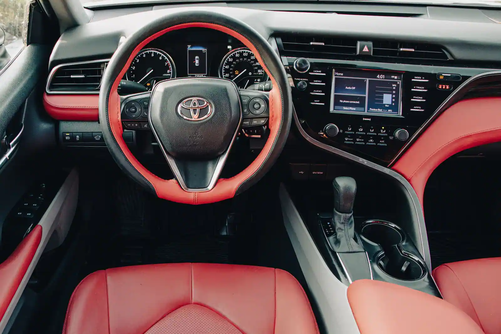 Toyota Camry photo 3